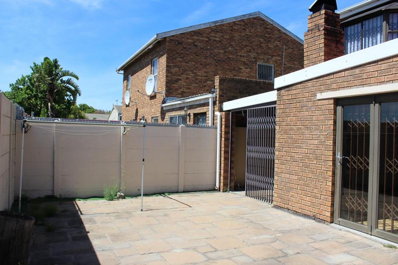 2 Bedroom Property for Sale in Glenwood Western Cape